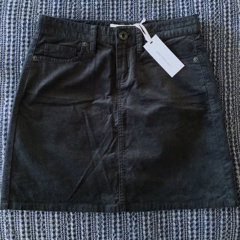 NWT Vineyard Vines Black Velveteen High Waisted Skirt